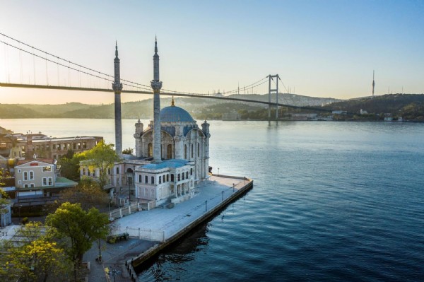 TÜRKİYE TURİZMİ KÜRESEL DALGALANMALARA KARŞI BAĞIŞIKLIK KAZANDI